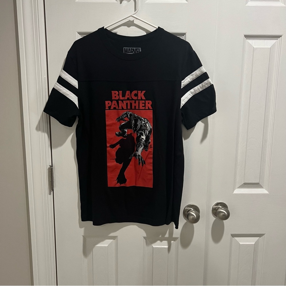 Marvel Black Panther Men’s T-Shirt - Black and Red